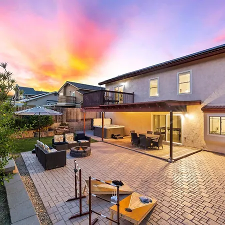 Spacious 4Br Oasis With Pool Table And Spa